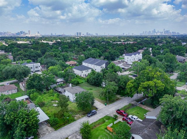7008 Conley Street, Houston, TX 77021