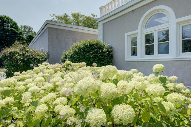 8 Sage Estates, Menands, NY 12204