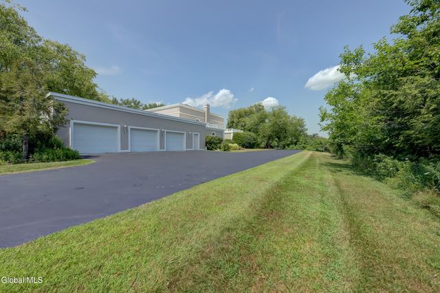 8 Sage Estates, Menands, NY 12204