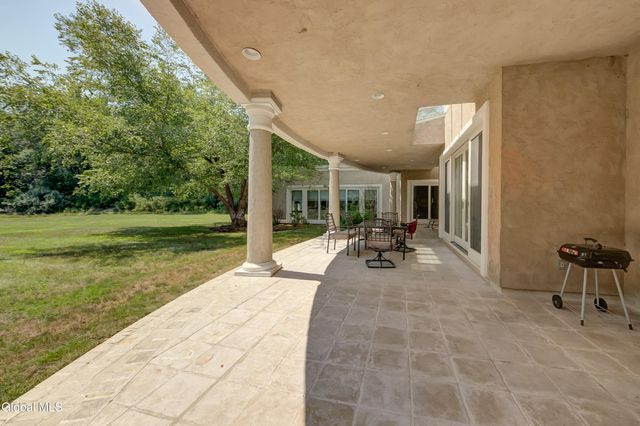 8 Sage Estates, Menands, NY 12204