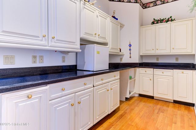 8 Sage Estates, Menands, NY 12204