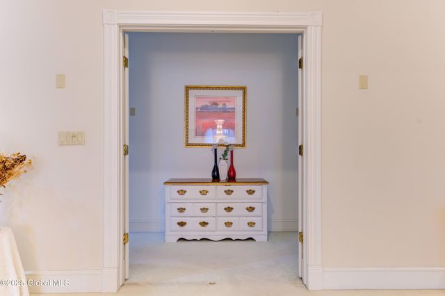 8 Sage Estates, Menands, NY 12204