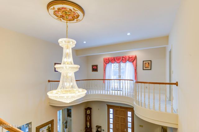 8 Sage Estates, Menands, NY 12204