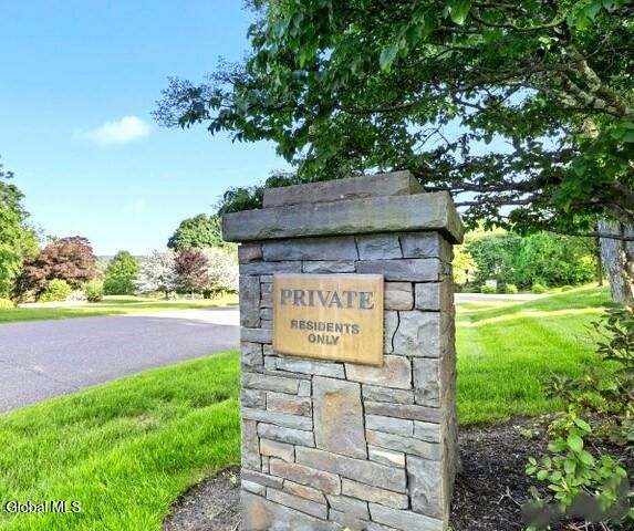 8 Sage Estates, Menands, NY 12204