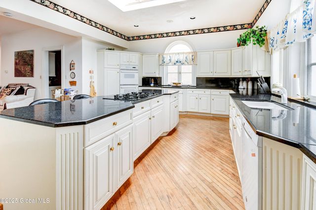 8 Sage Estates, Menands, NY 12204