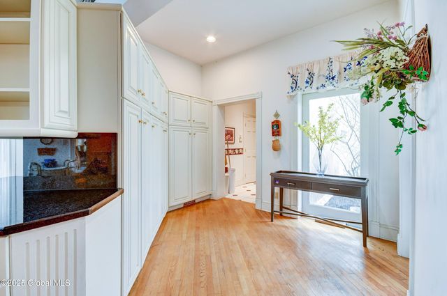 8 Sage Estates, Menands, NY 12204