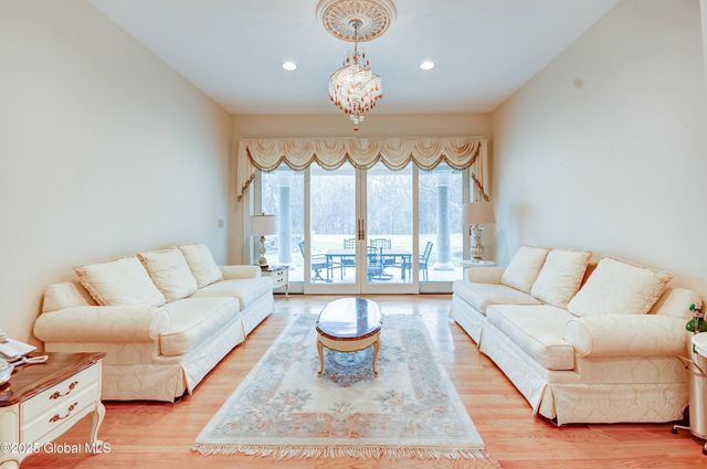 8 Sage Estates, Menands, NY 12204