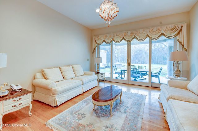 8 Sage Estates, Menands, NY 12204