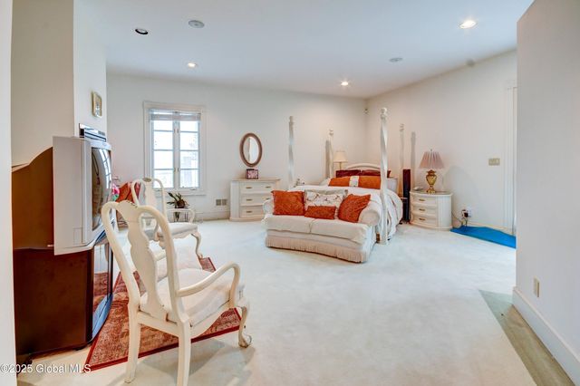 8 Sage Estates, Menands, NY 12204