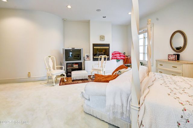 8 Sage Estates, Menands, NY 12204