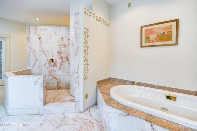 8 Sage Estates, Menands, NY 12204