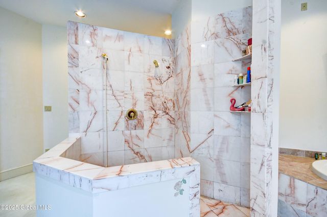 8 Sage Estates, Menands, NY 12204