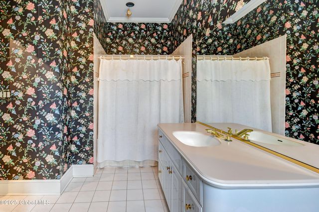 8 Sage Estates, Menands, NY 12204