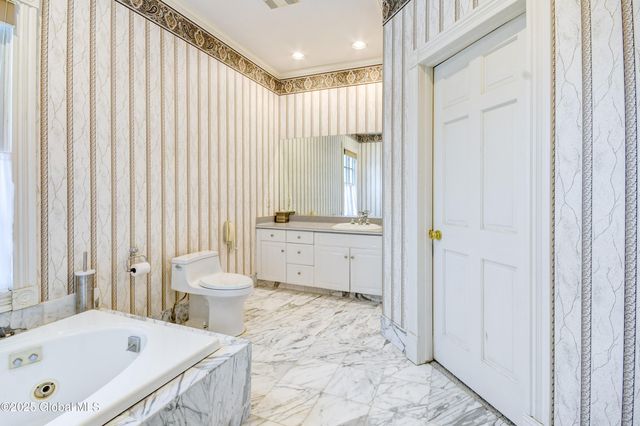 8 Sage Estates, Menands, NY 12204