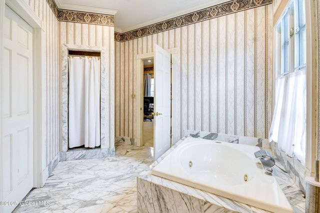 8 Sage Estates, Menands, NY 12204