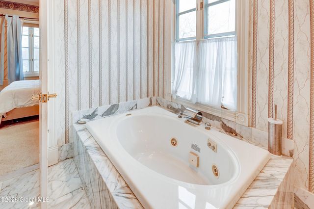 8 Sage Estates, Menands, NY 12204