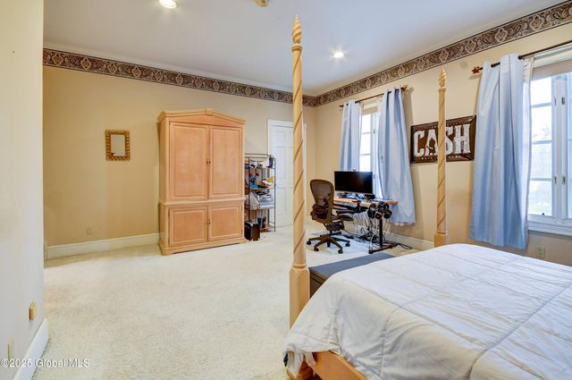 8 Sage Estates, Menands, NY 12204