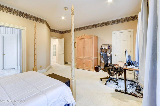 8 Sage Estates, Menands, NY 12204