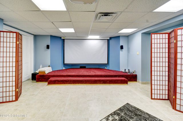 8 Sage Estates, Menands, NY 12204