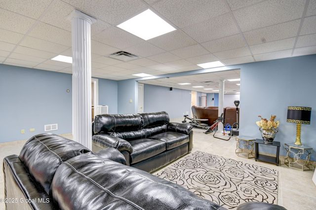 8 Sage Estates, Menands, NY 12204