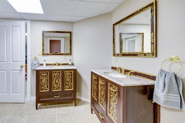 8 Sage Estates, Menands, NY 12204