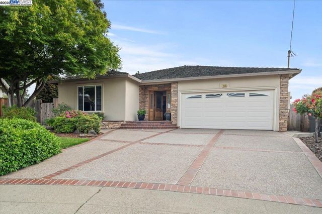 4255 Circle Ave, Castro Valley, CA 94546