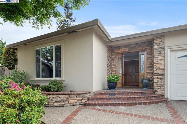 4255 Circle Ave, Castro Valley, CA 94546