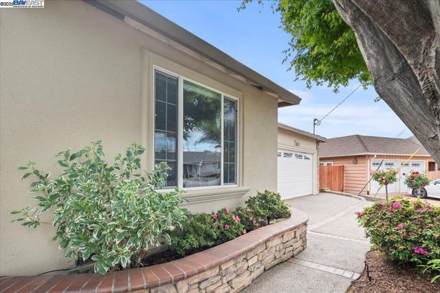 4255 Circle Ave, Castro Valley, CA 94546