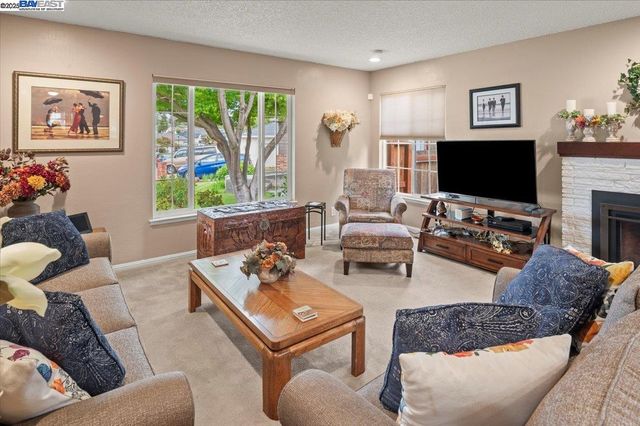 4255 Circle Ave, Castro Valley, CA 94546