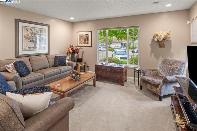4255 Circle Ave, Castro Valley, CA 94546