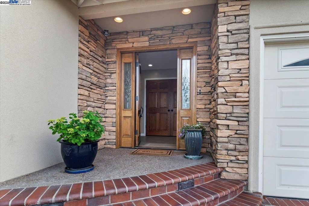 4255 Circle Ave, Castro Valley, CA 94546