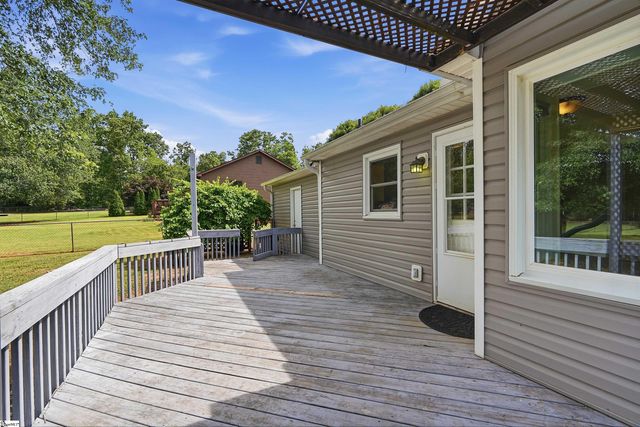 303 Jamie Court, Boiling Springs, SC 29316