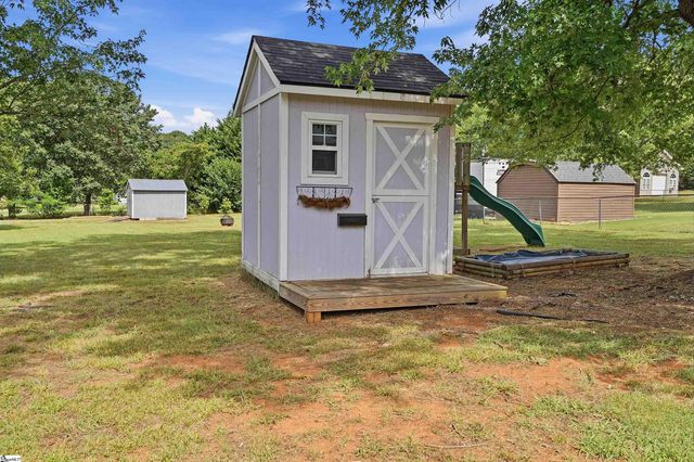 303 Jamie Court, Boiling Springs, SC 29316