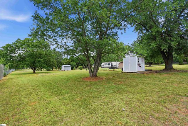303 Jamie Court, Boiling Springs, SC 29316