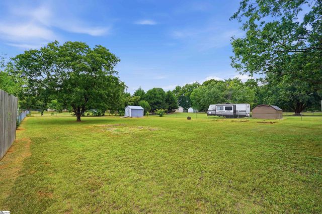 303 Jamie Court, Boiling Springs, SC 29316