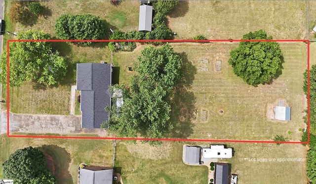 303 Jamie Court, Boiling Springs, SC 29316