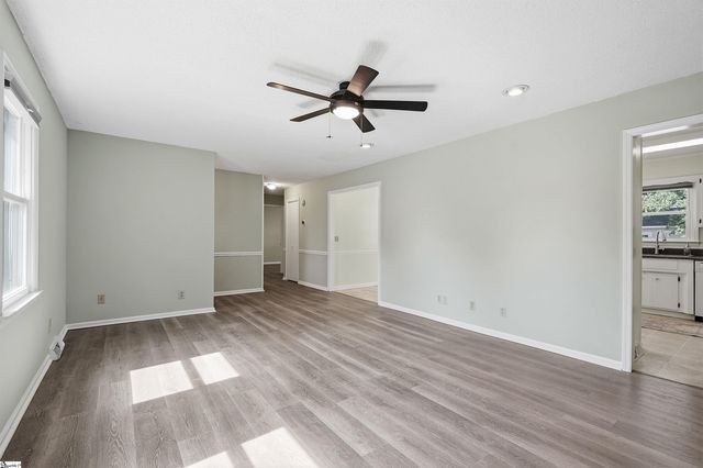 303 Jamie Court, Boiling Springs, SC 29316