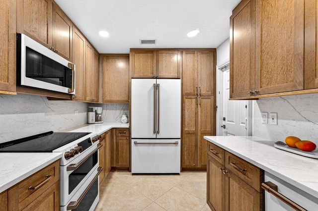 812 Ocean Dunes Circle, Jupiter, FL 33477