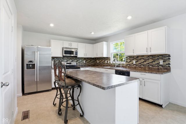 127 Dietz Drive, Greenwood, IN 46143