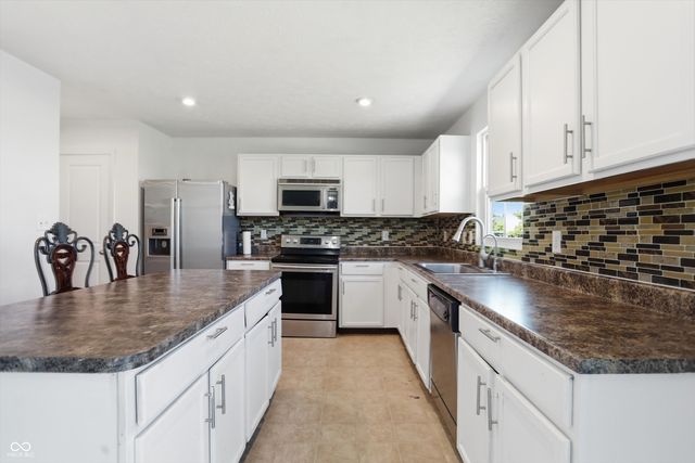 127 Dietz Drive, Greenwood, IN 46143