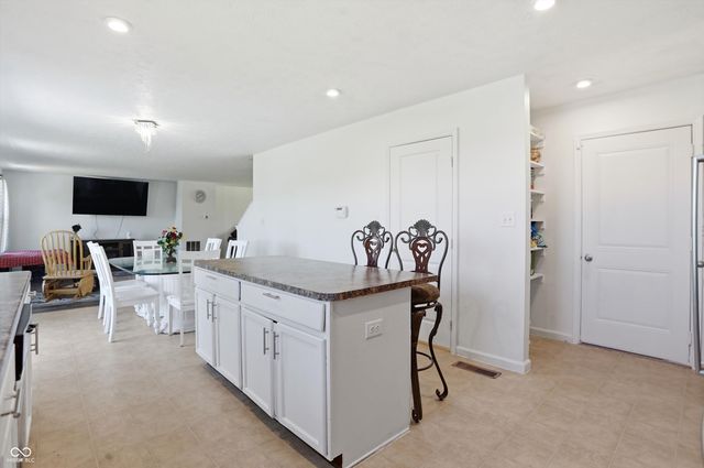 127 Dietz Drive, Greenwood, IN 46143