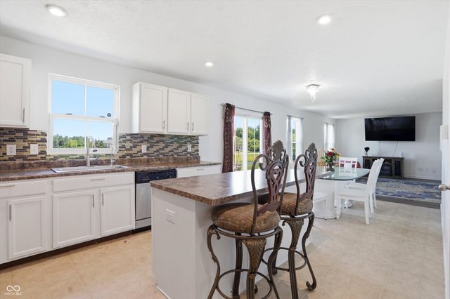127 Dietz Drive, Greenwood, IN 46143