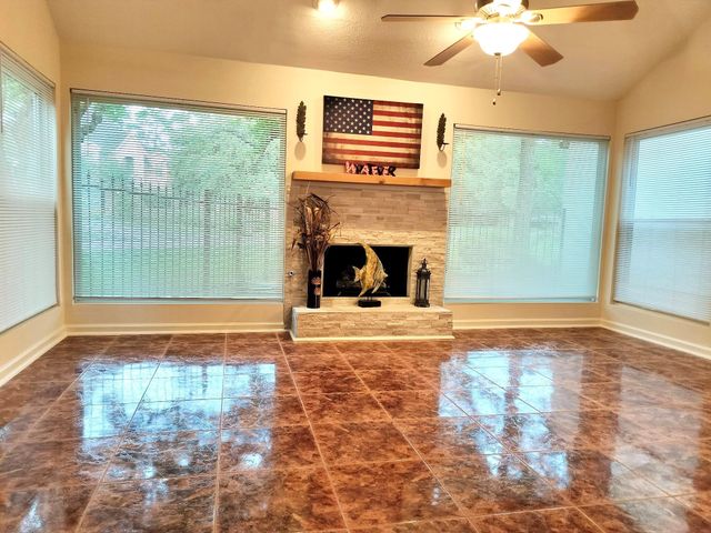 20313 Sunny Shores Drive B, Humble, TX 77346