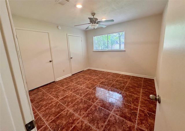 20313 Sunny Shores Drive B, Humble, TX 77346