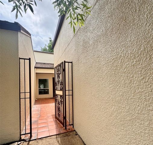 20313 Sunny Shores Drive B, Humble, TX 77346