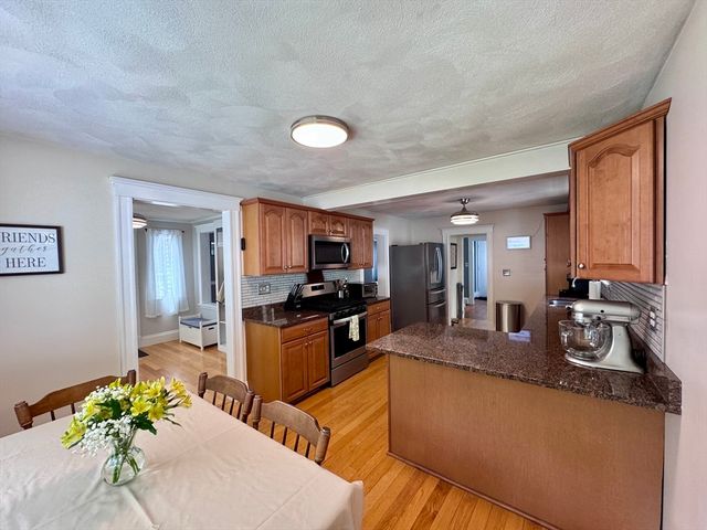 12 Palmer Ave, Saugus, MA 01906