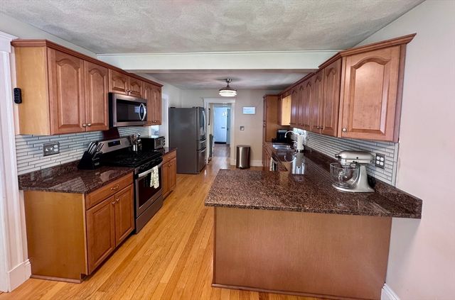 12 Palmer Ave, Saugus, MA 01906