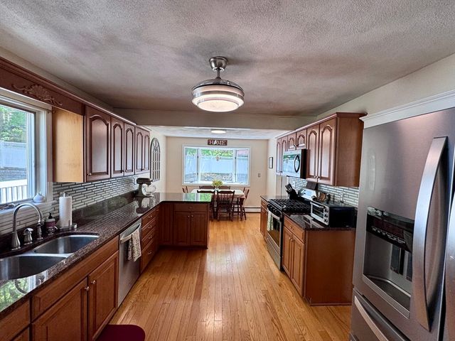 12 Palmer Ave, Saugus, MA 01906