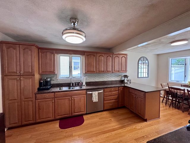 12 Palmer Ave, Saugus, MA 01906