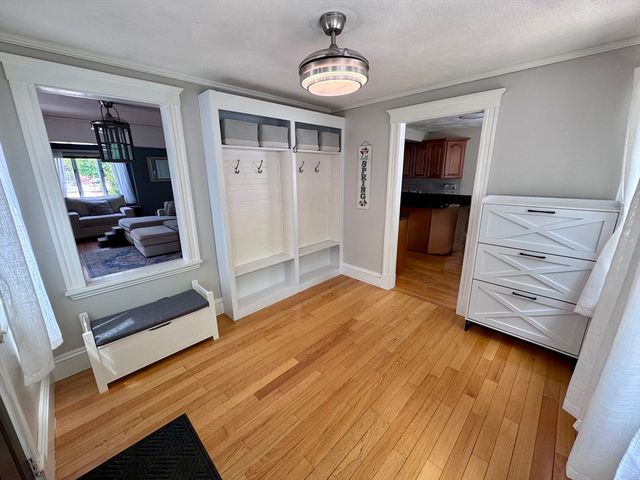 12 Palmer Ave, Saugus, MA 01906
